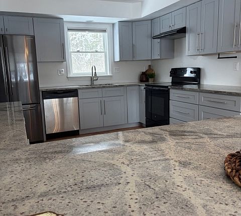 Granite counters Newer cabinetry