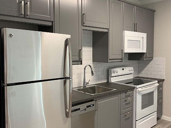 5th image of 803 N McKinney St #1/2