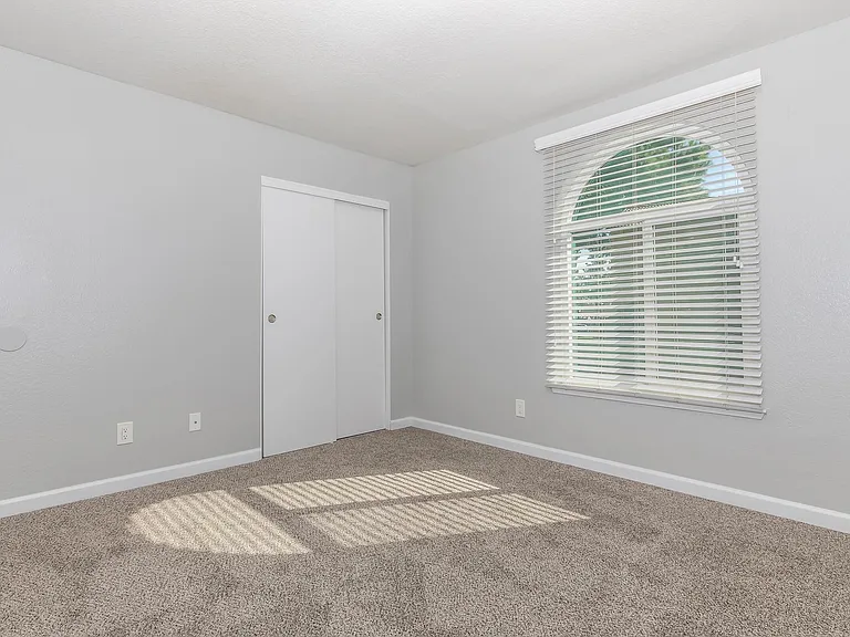 Oak View — Photo 57