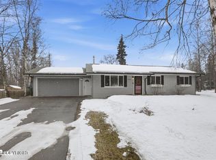 10336 Le Doux Ln, Eagle River, AK 99577