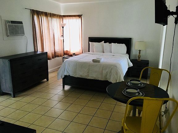 5th image of 905 NE 18th Ave APT 103