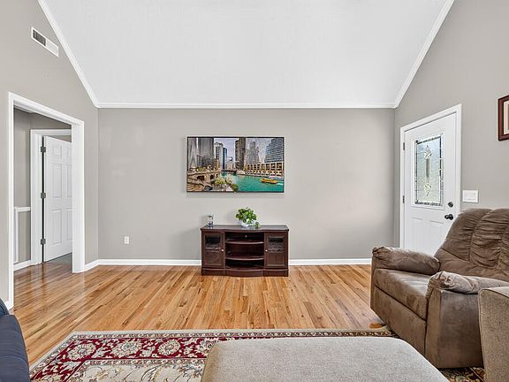 4th image of 351 Hailey Ridge Ln