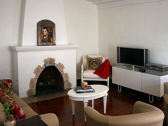 3rd image of 6142 San Vicente Blvd