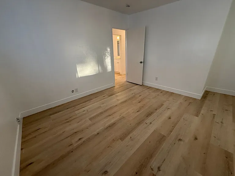 1226 E 500 S — Photo 13