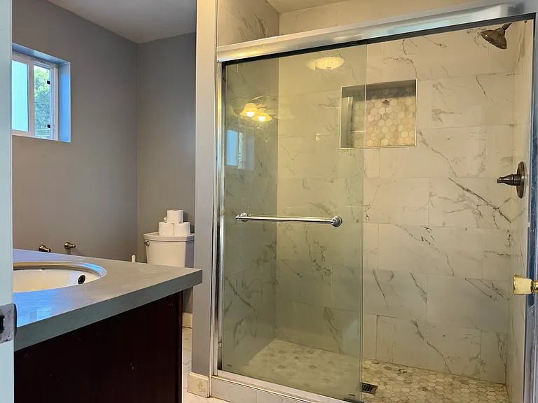 2102 Overhill Rd #C — Photo 11
