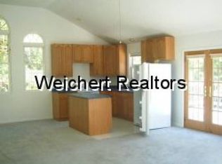 2 Marlboro St, Hudson, MA 01749