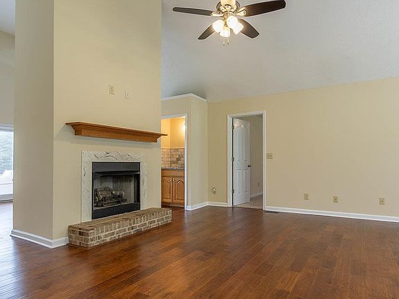 5th image of 4549 Cynthia Ln
