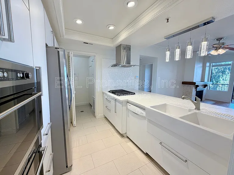2559 Plaza Del Amo #205 — Photo 6