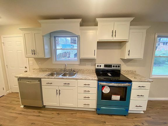 3rd image of 403 Fagan St