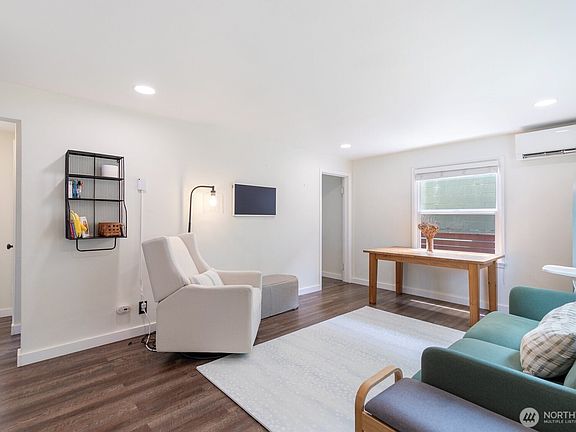 5th image of 9440 35th Avenue SW