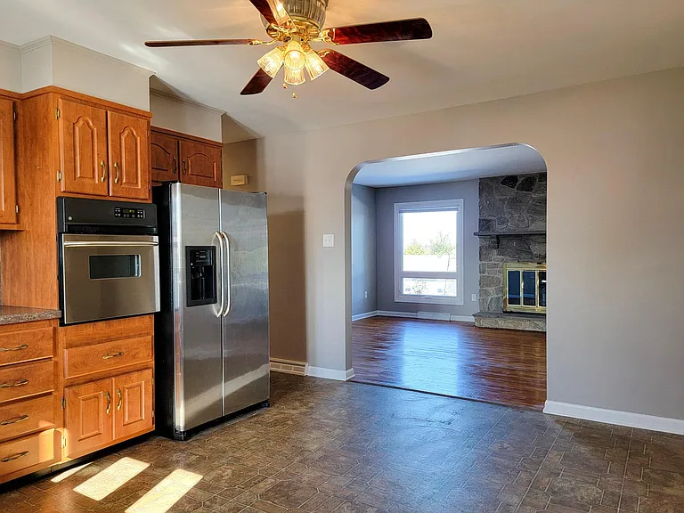 1523 Hollywood Ave — Photo 6