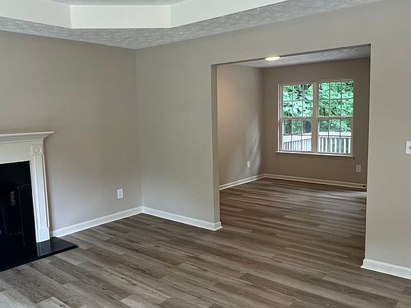 4th image of 4622 Middleboro Ln
