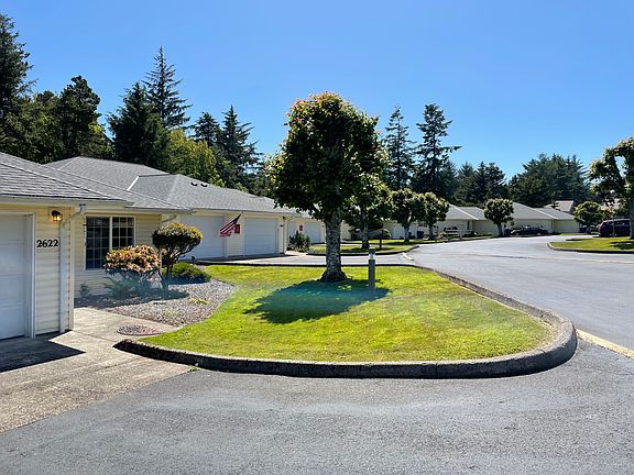 2nd image of 2622 NE Yacht Ave