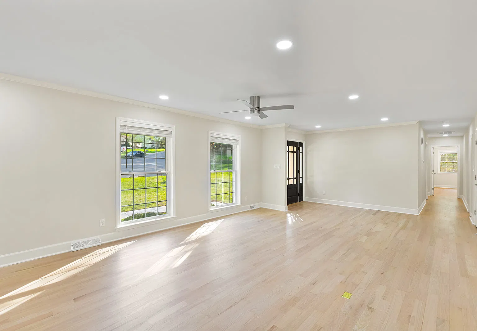 4 bed, 2557 sqft, $4,000 — Photo 2