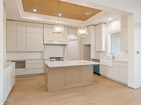 5th image of 105 Summit Heights Dr