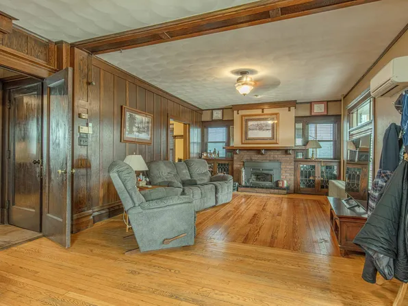 1817 11th St, Monroe, WI 53566