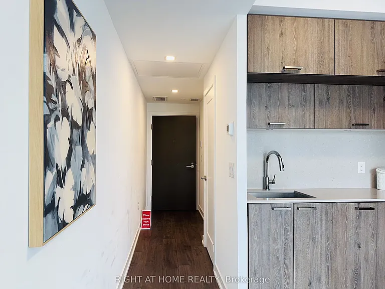 50 McCaul St #1011 — Photo 7