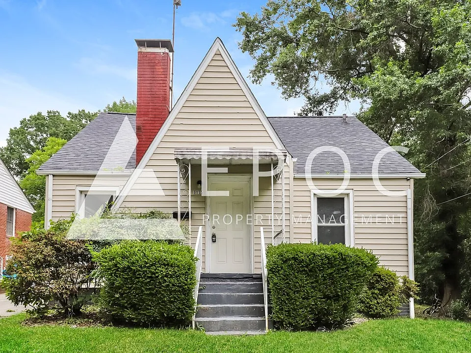 1115 S Benbow Rd
