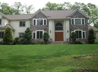 24 Joan Dr, Watchung, NJ 07069