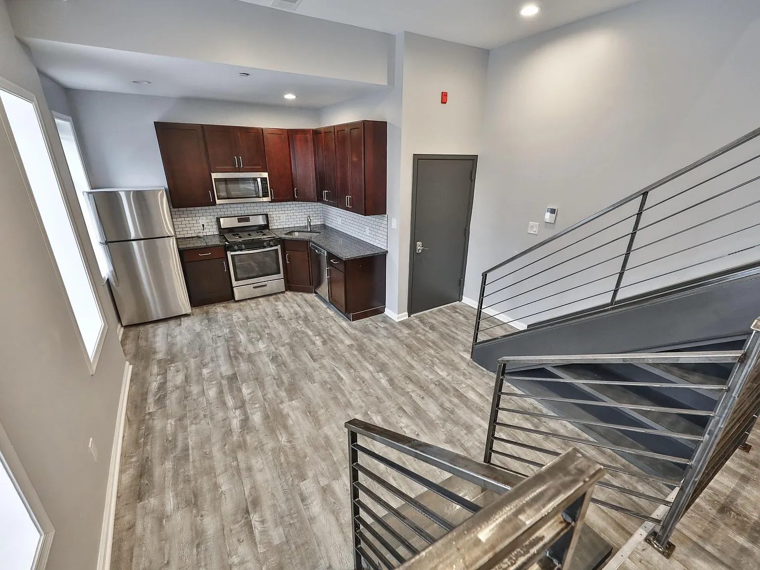 3 bed, 1600 sqft, $2,300 — Photo 1