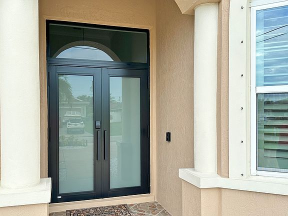 5th image of 1230 SW Ermine Ave #1230