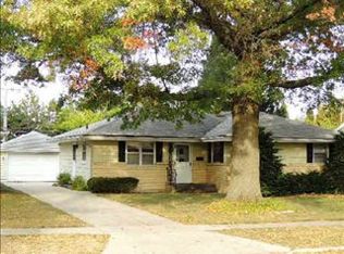 1032 Brookfield Rd, Rockford, IL 61107