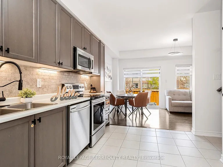 10 Deneb St — Photo 12