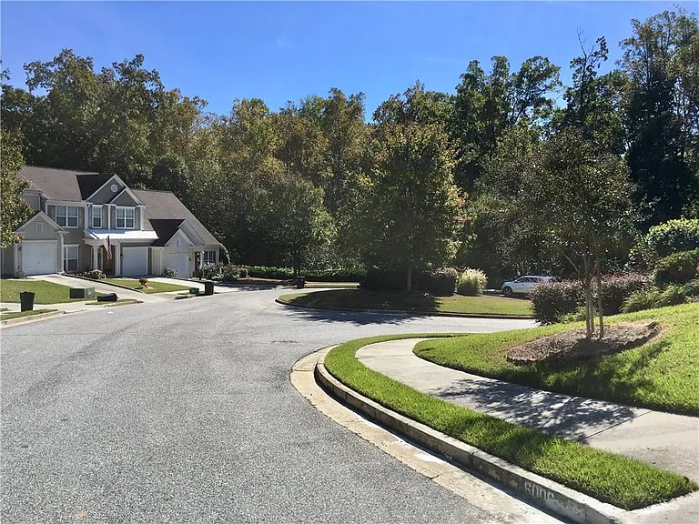 6004 Falling Water Ct — Photo 22