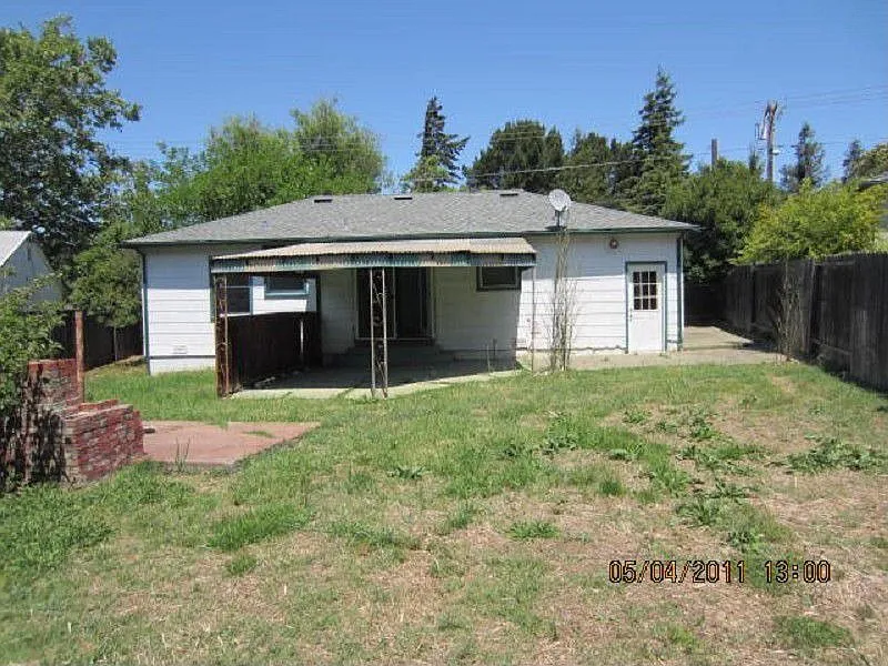 212 Hillcrest Ave photo 1