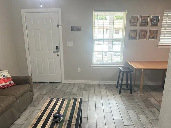 2nd image of 901 Parmer Ave #11216151