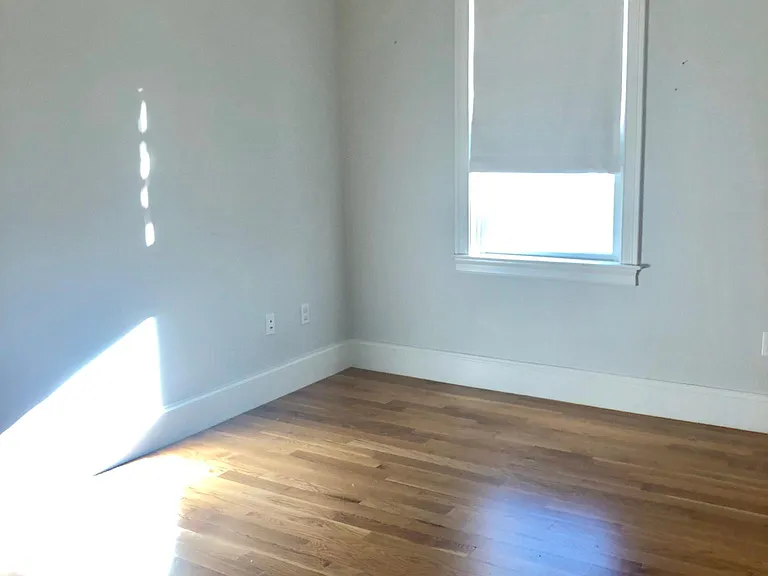 16 Linden St — Photo 4