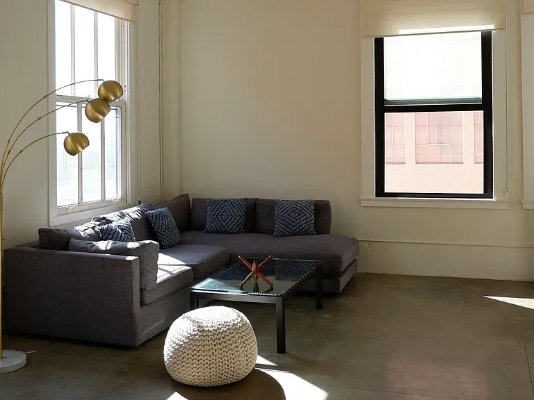 738 S Los Angeles St — Photo 4