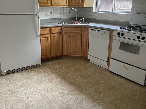 3rd image of 9543 Cote Brilliante Ave