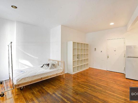 5th image of 170 W 25th St APT 2C