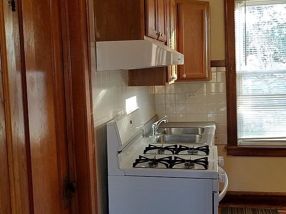 5th image of 5843 W Barry Ave Floor 2