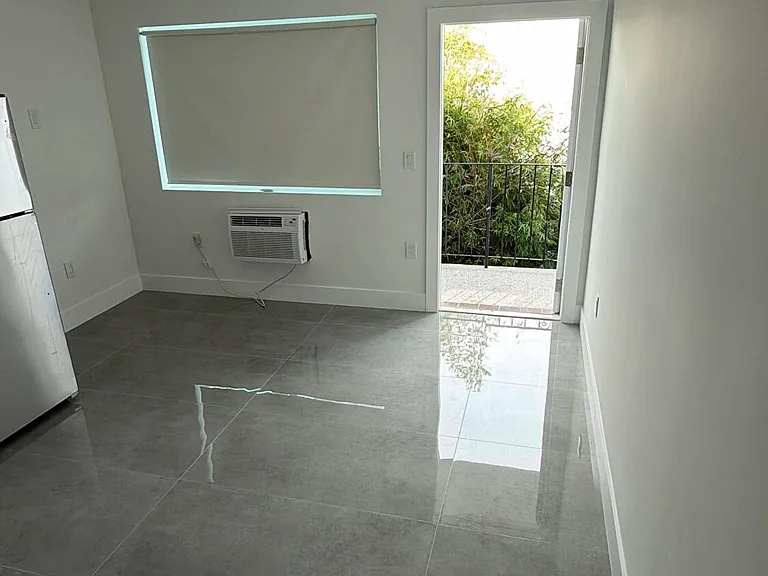 935 Jefferson Ave #10 — Photo 4