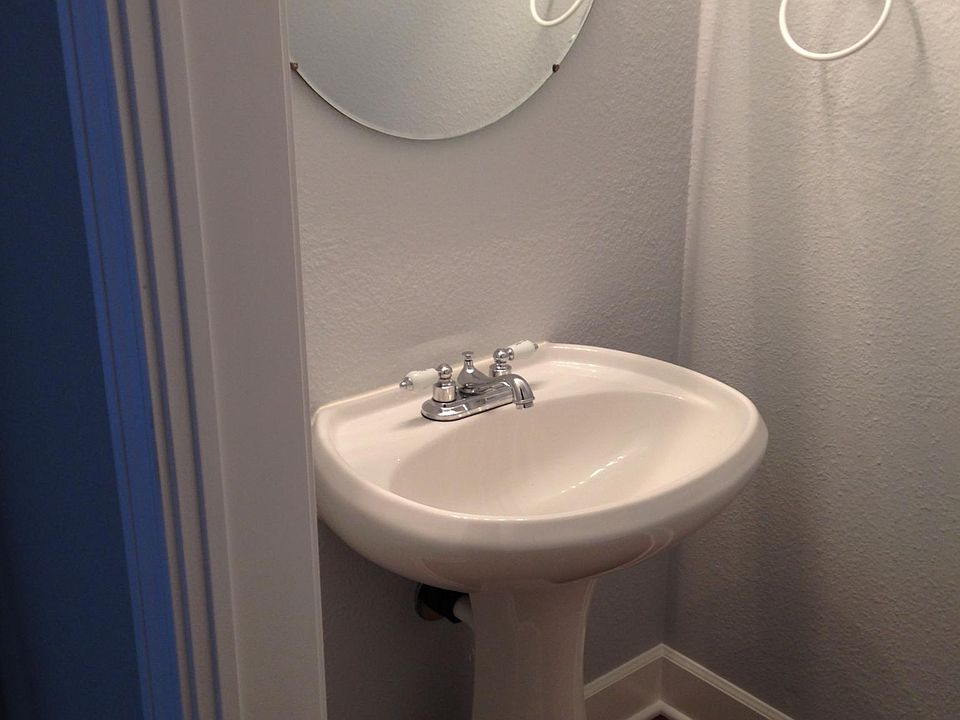 2nd image of 10326 NE 185th St APT C