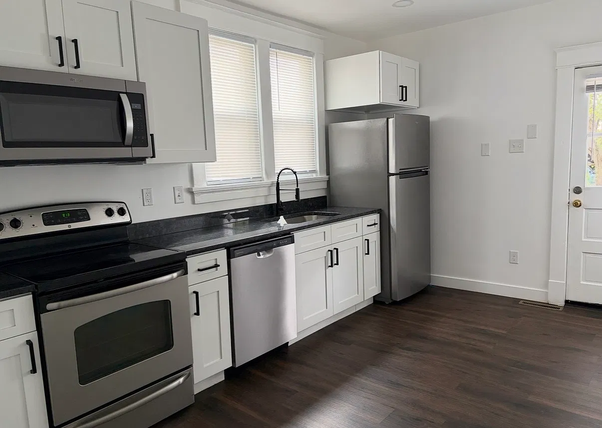 2 bed, 1107 sqft, $1,600 — Photo 4