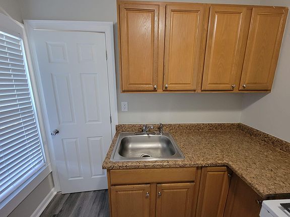 3rd image of 247 Munson St #2