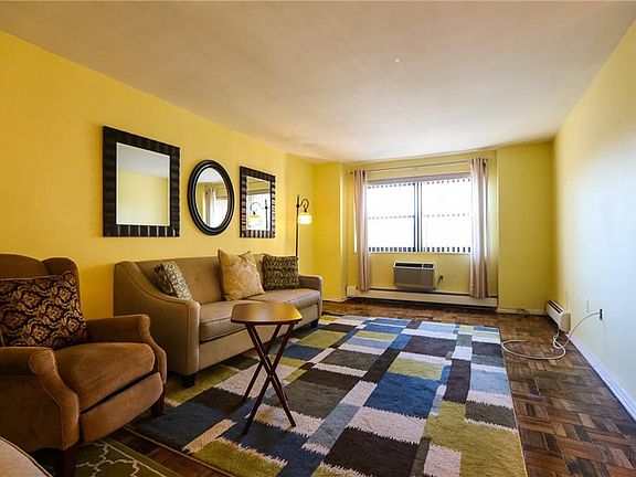 4th image of 505 Central Park Ave APT 504
