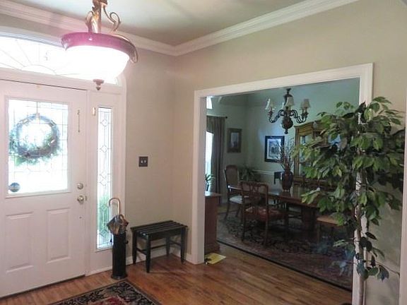 3rd image of 12 Rosemary Ln