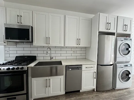 Rented by Pear NYC LLC | media 28