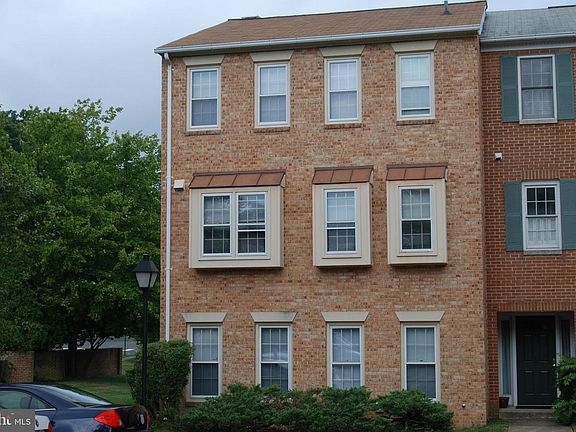 4th image of 1069 N George Mason Dr