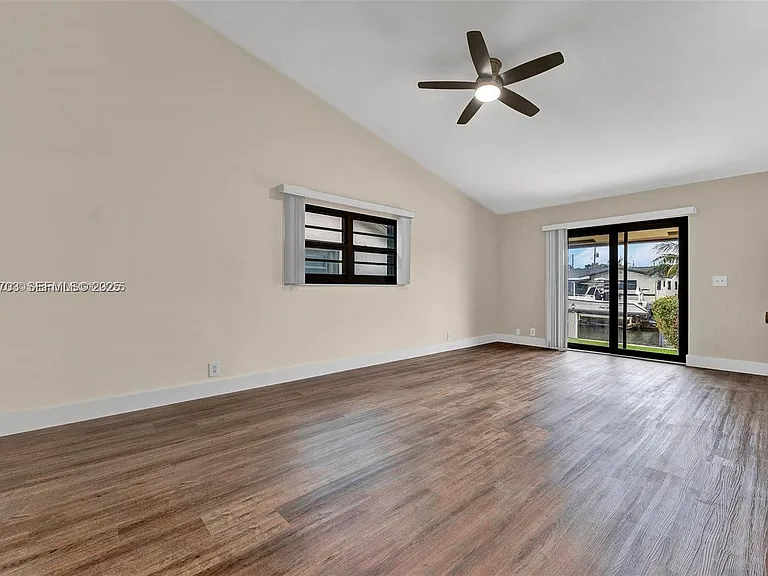 1406 NW 8th St — Photo 17