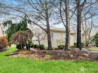 13 Aaron Burr Ct #B, Monroe Township, NJ 08831