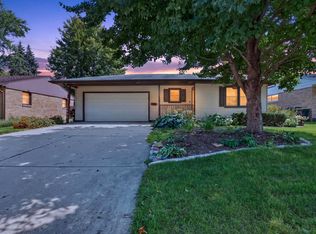1204 Searle Dr, Normal, IL 61761
