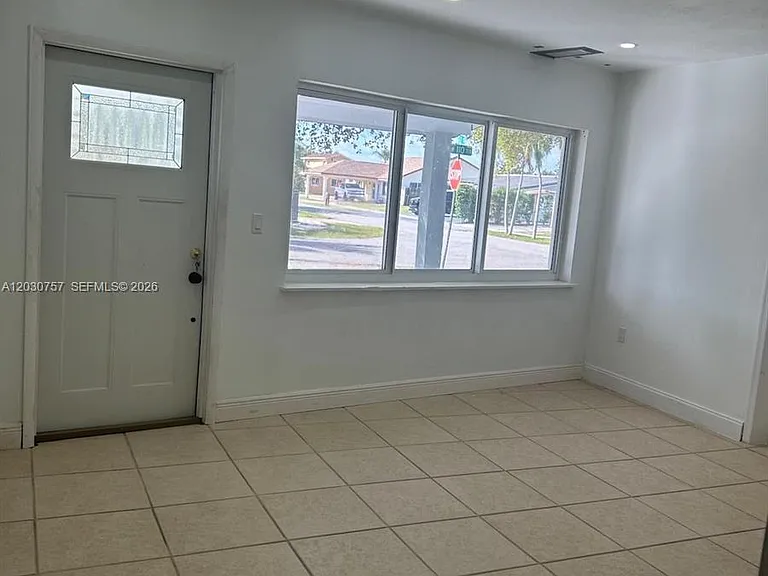 6331 NW 110th Ter — Photo 6