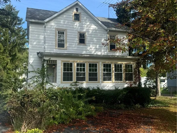 8527 East Ave, Gasport, NY 14067