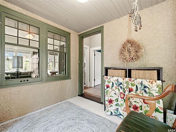 4th image of 2666 Angus BOULEVARD