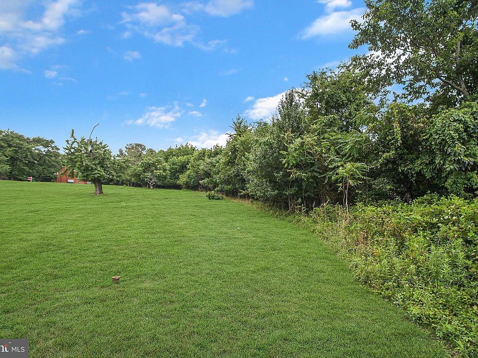 1st image of Flowers Ln